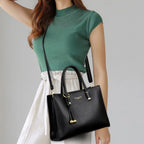 Axelväska dam – casual tote i stilren design