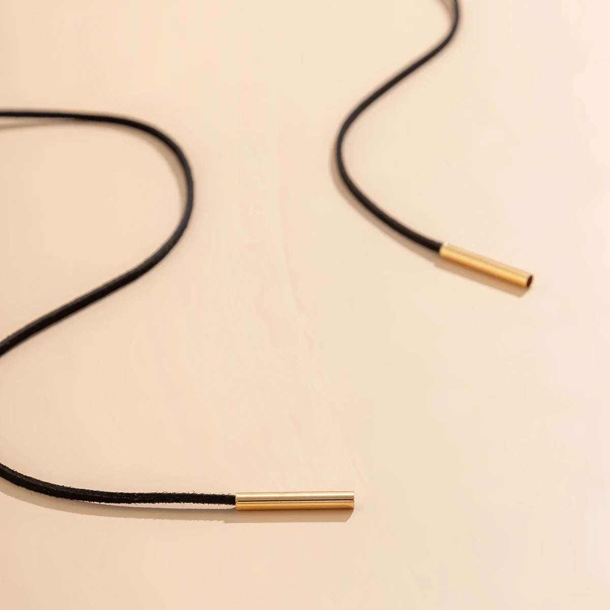 Långt halsband för dam – Trendig och elegant design