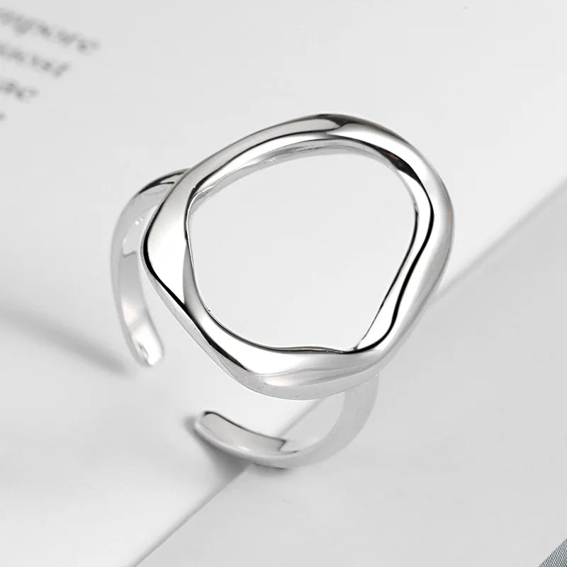 Geometrisk ring i silver- och guldton – Modern oval design för dam & herr