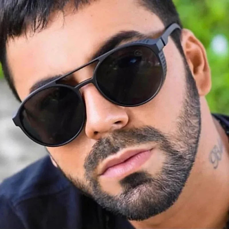 Herr-solglasögon oval design – UV400 skydd i lätt polykarbonat