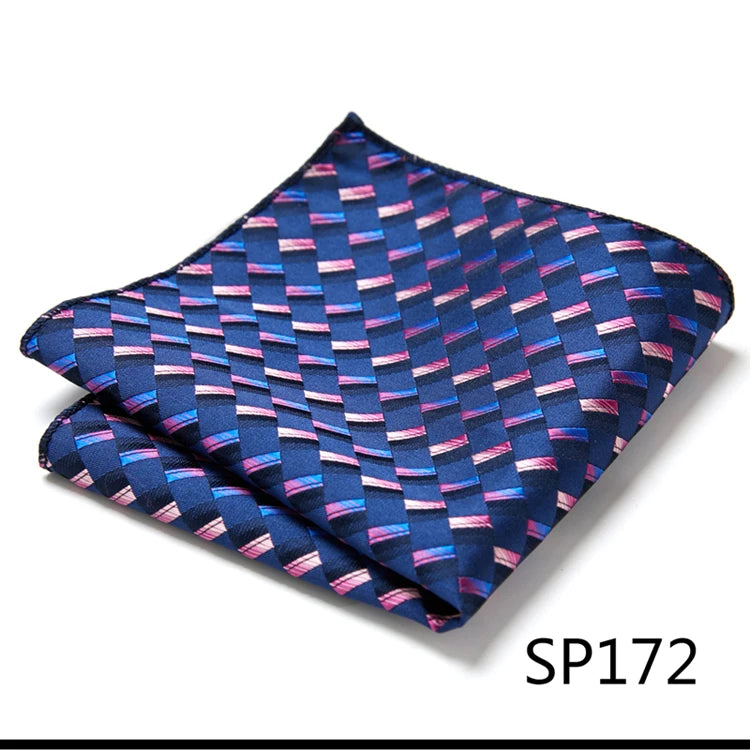 Näsduk i siden – Finns i flera varianter