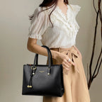 Axelväska dam – casual tote i stilren design