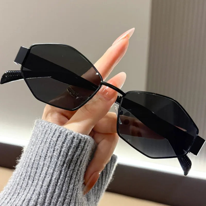 Polygon Solglasögon i Metall – Trendiga Streetstyle UV400