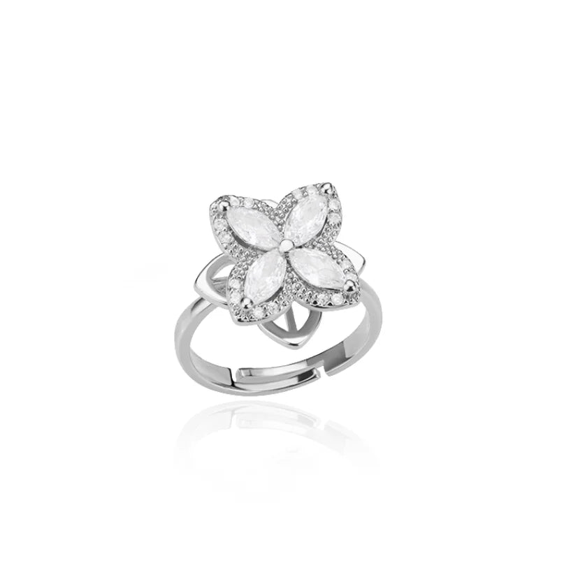 Ring dam – hjärtring med zirkonia bladformade