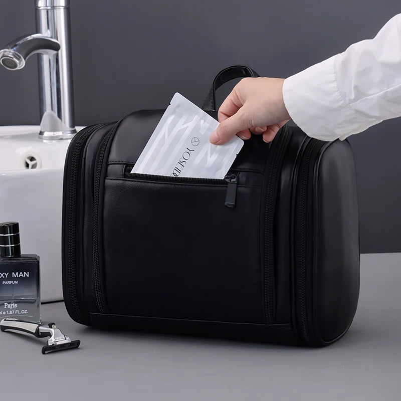 Stor vattentät necessär med upphängningskrok