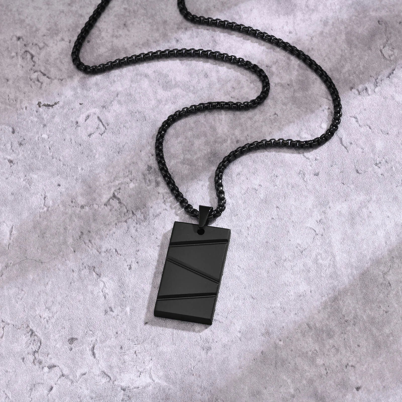 Dog Tag halsband herr – militärinspirerat hänge i rostfritt stål