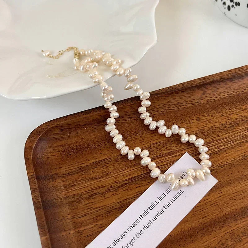 Pärlhalsband dam – sötvattenspärlor choker i elegant design