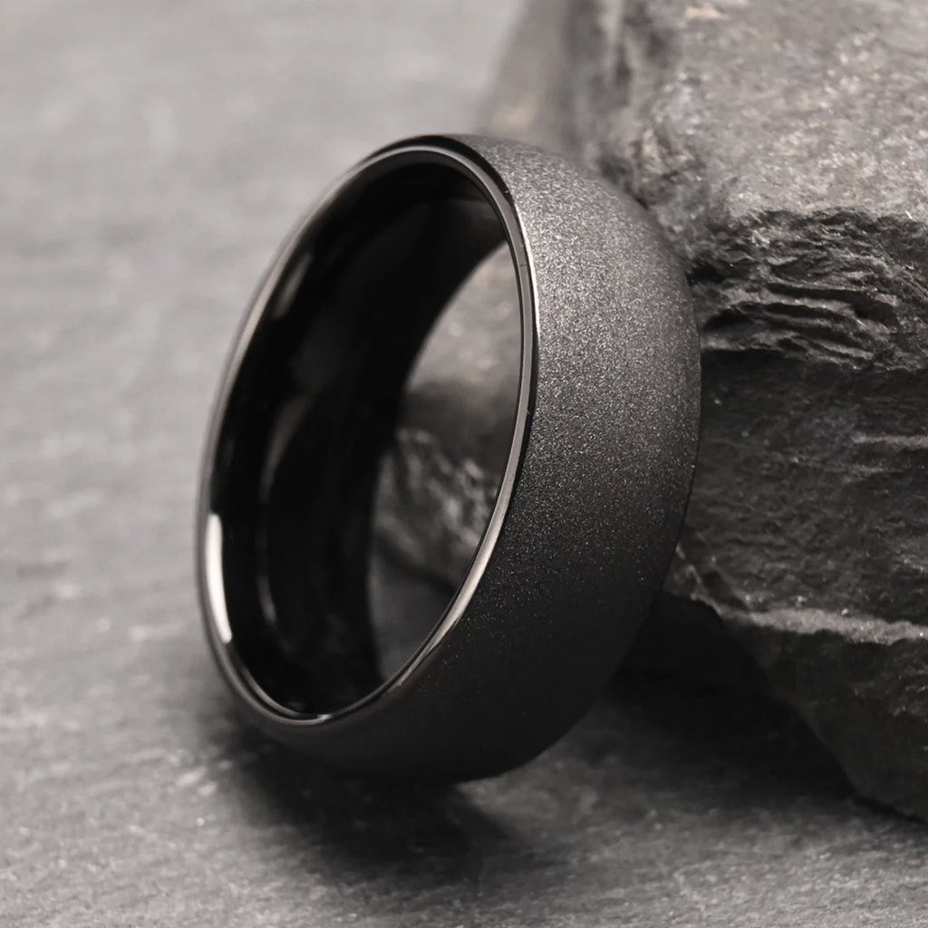Svart herrring i tungsten 8 mm – borstad & polerad
