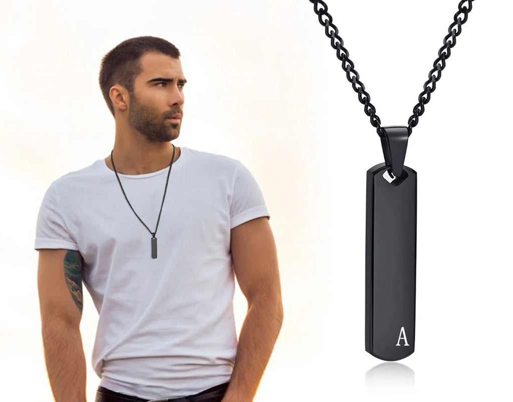 Initialhalsband med bokstav – vertikalt stålhänge och herr