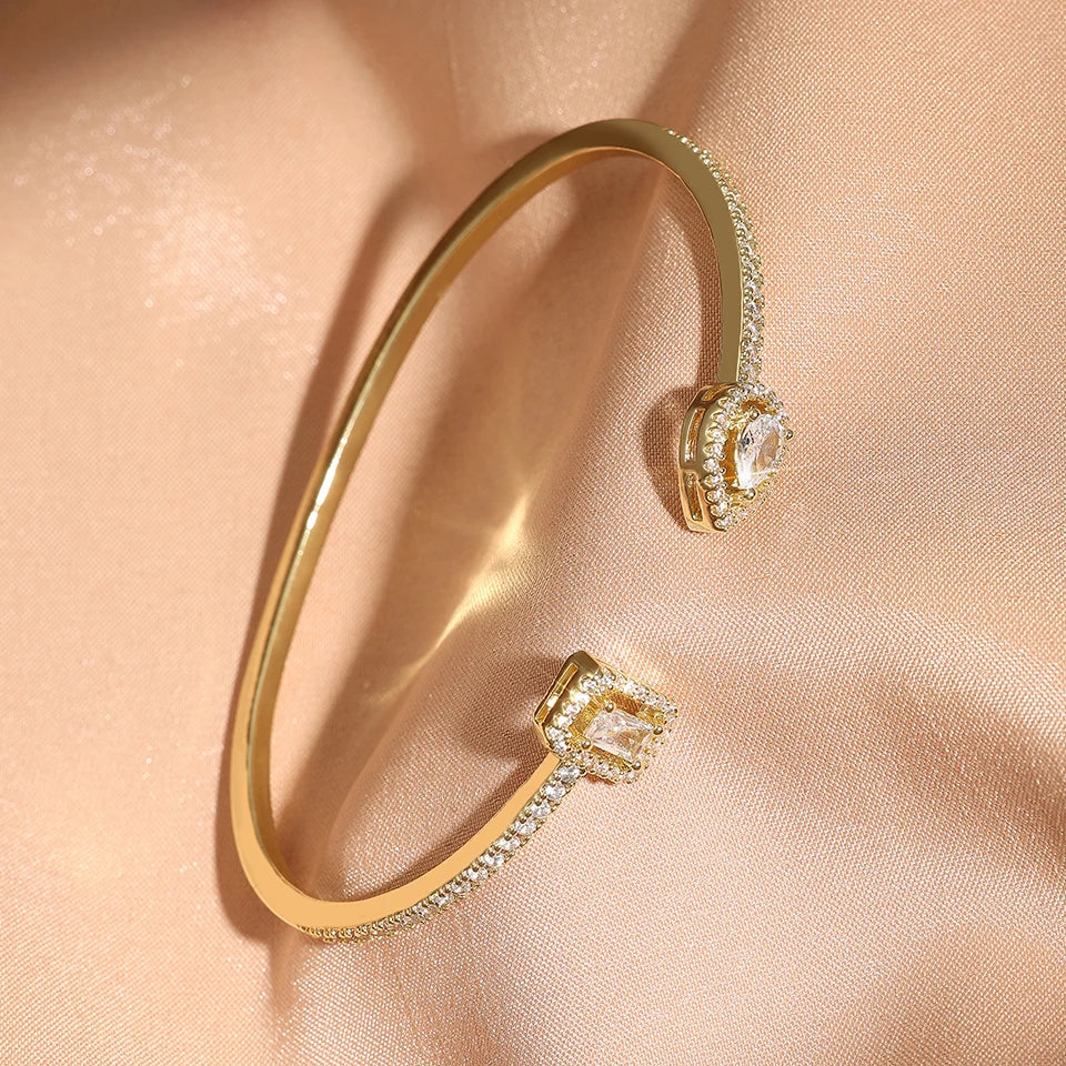 Armband dam – geometriskt armband med kristaller i guldton