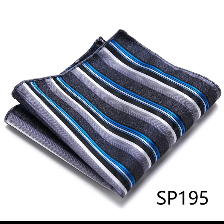 Näsduk i siden – Finns i flera varianter