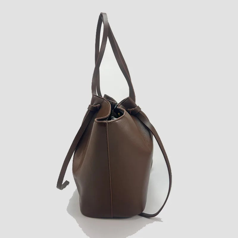 Stor shopperväska dam – elegant tote bag med metallspänne