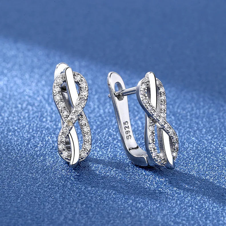 Silverörhängen med zirkonia – flera eleganta modeller i 925 silver