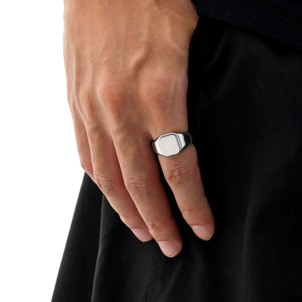 Klackring Unisex – Fyrkantig Silverfärgad i Rostfritt Stål
