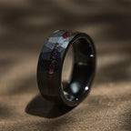 Svart herrring i tungsten 8 mm med röd opal