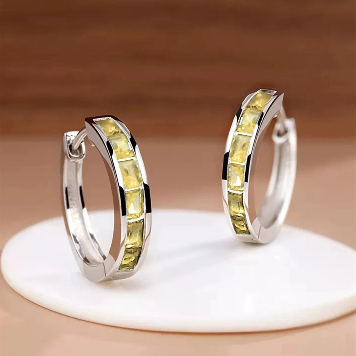 Örhängen dam – eleganta hoops cc-inspirerade