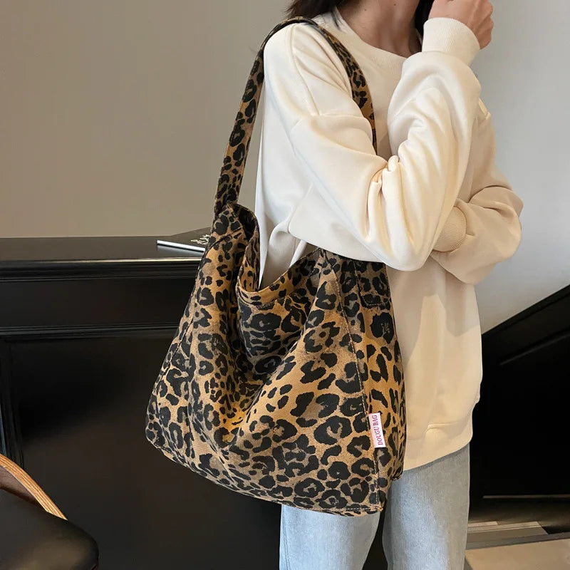 Leopardmönstrad tote bag i canvas – vintage damväska med stor kapacitet
