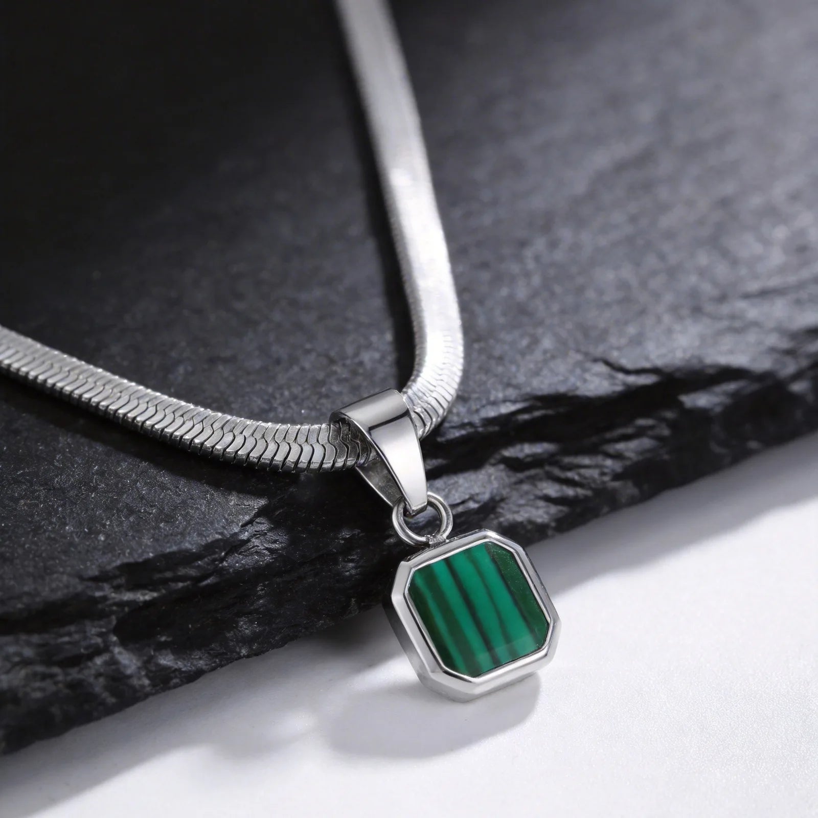 Dog Tag halsband herr – militärinspirerat hänge i rostfritt stål