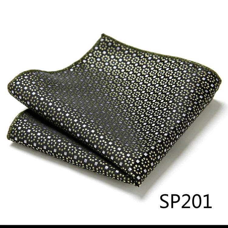 Näsduk i siden – Finns i flera varianter