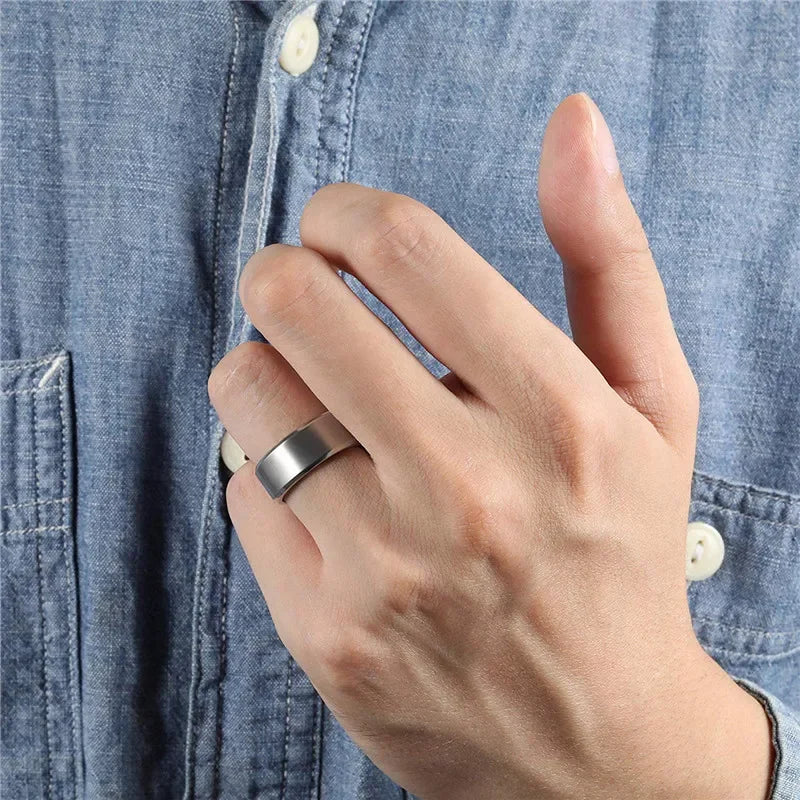 Titanring i silverfärg – borstad vigselring 4-8 mm