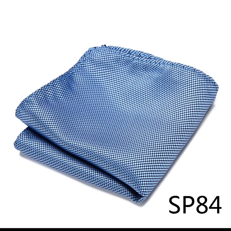 Näsduk i siden – Finns i flera varianter