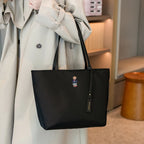 Stor axelväska‑väska i oxfordtyg för dam – pendlarväska & reseväska