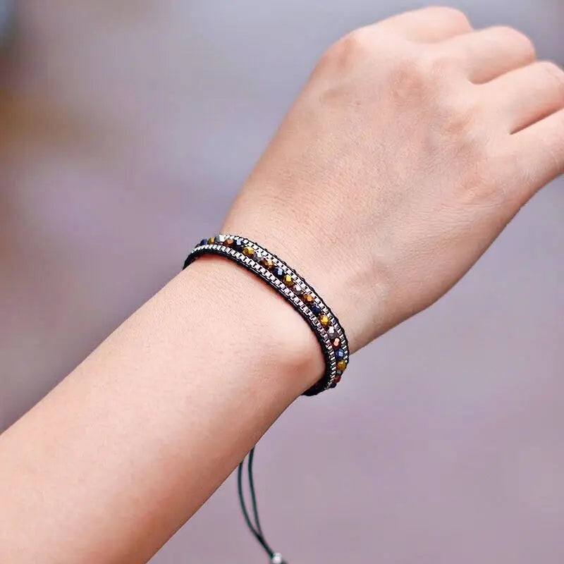 Bohemiskt trådarmband med färgglada pärlor – handgjord stil