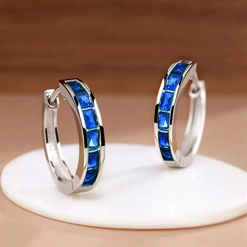 Örhängen dam – eleganta hoops cc-inspirerade