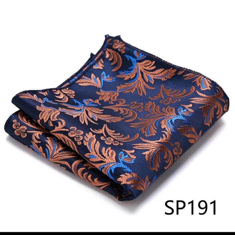 Näsduk i siden – Finns i flera varianter