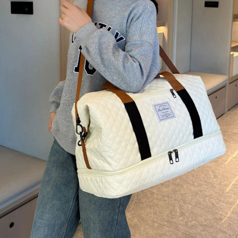Quiltad weekendbag dam i lätt nylon med axelrem
