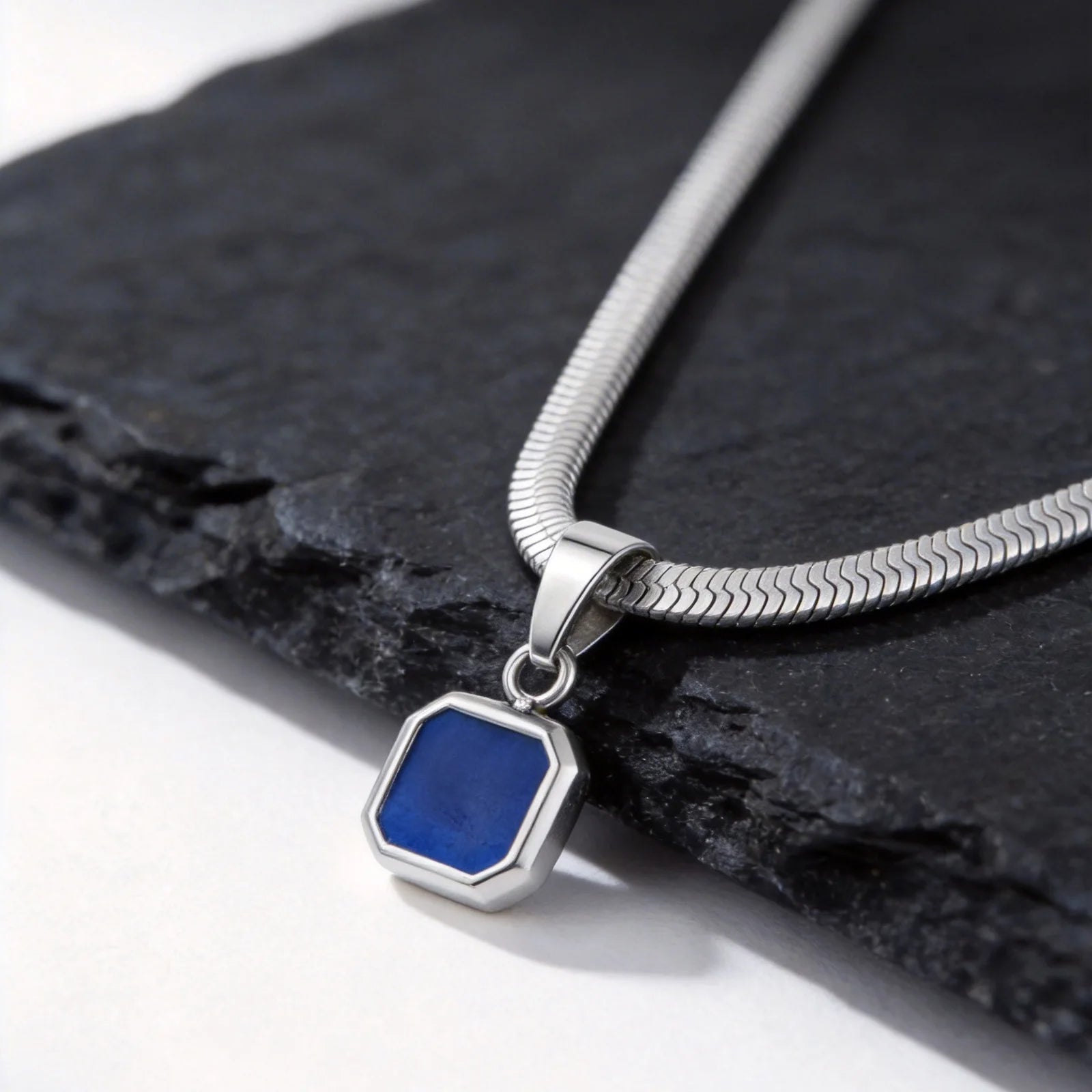Dog Tag halsband herr – militärinspirerat hänge i rostfritt stål