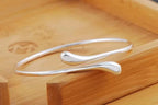 Armband i sterling silver med vattendroppe – Elegant och justerbart damsmycke
