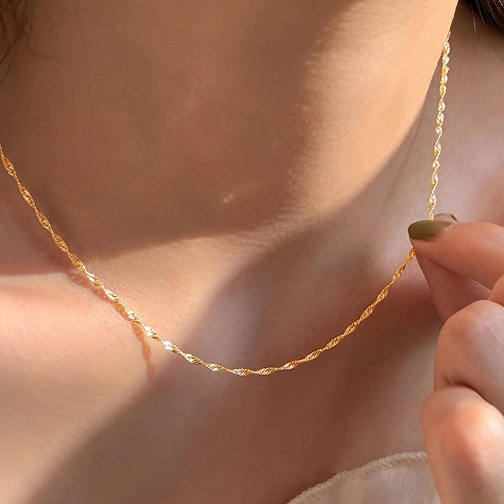 Guldpläterat tunt halsband i enkel kedjedesign för dam