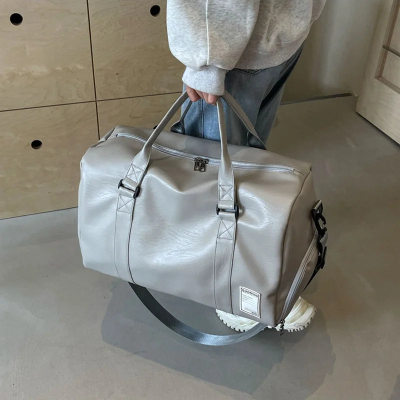 Weekendbag i PU-läder med separat skofack